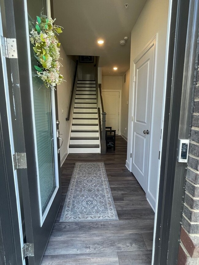 Building Photo - FOUR LEVEL TOWNHOUSE IN DOWNTOWN CROWN, 2 ...