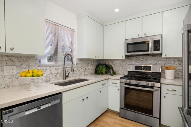 Building Photo - 4455 Rockland Pl