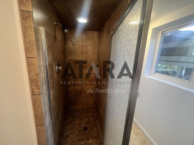 Building Photo - 9111 Parakeet Dr