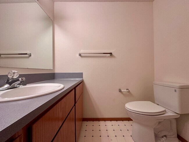 Building Photo - Bethany’s Deerfield Neighborhood – Spacious 3-Bedroom Home! | MOVE IN SPECIAL