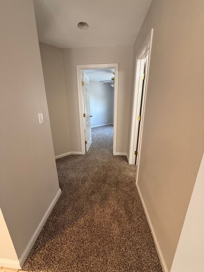 Building Photo - NEW ON MARKET