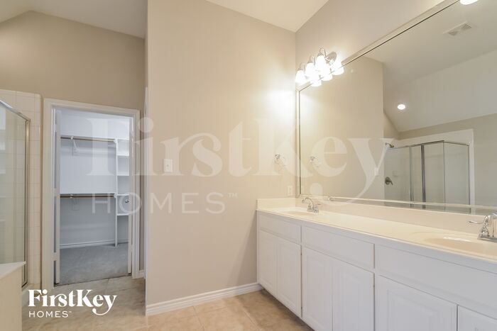 Building Photo - 502 Glenn Ln