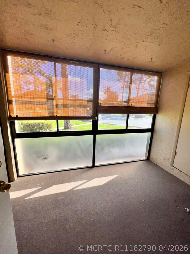 Building Photo - 231 Pine HOV Cir