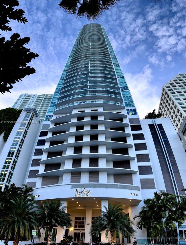 Building Photo - 950 Brickell Bay Dr