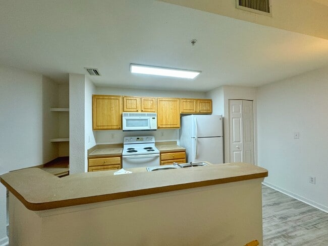 Building Photo - Coming Soon! Villa San Marco newly renovat...