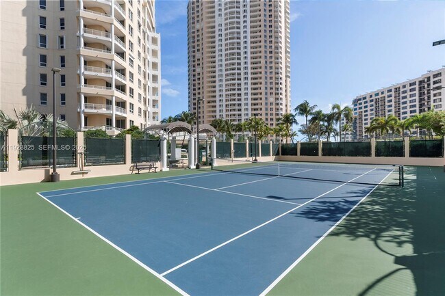 Building Photo - 848 Brickell Key Dr