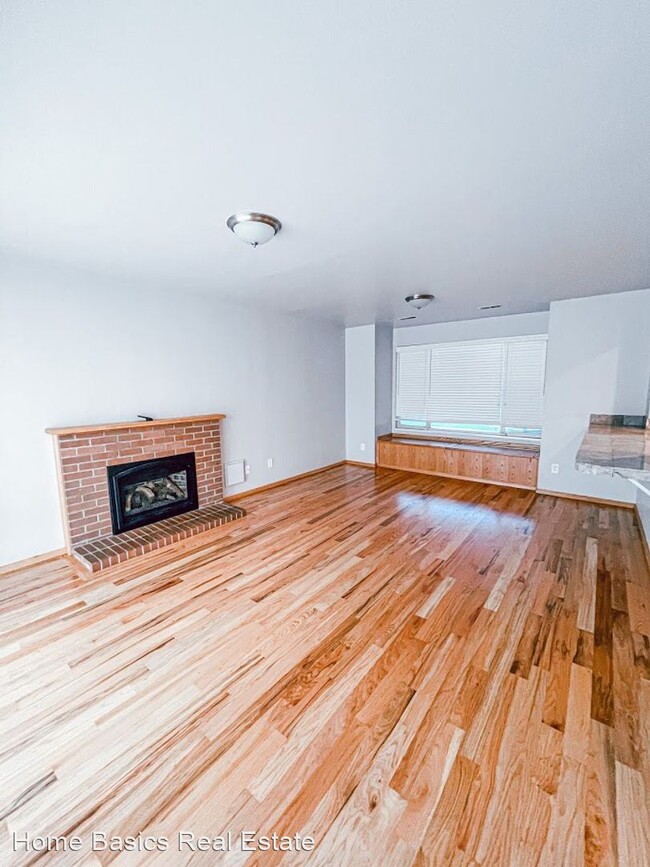 Building Photo - 4 br, 2.5 bath House - 3212 Shadowbrook Dr