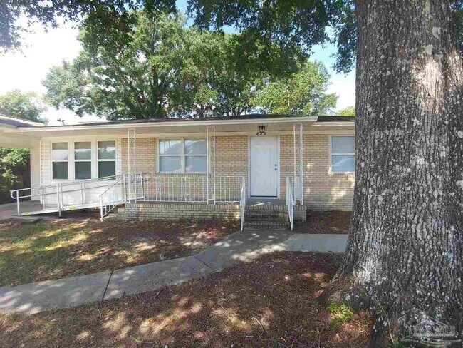 Primary Photo - 225 N New Warrington Rd