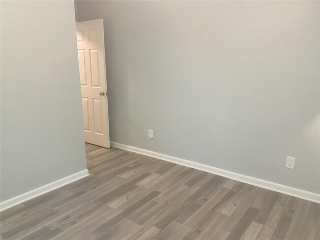 Building Photo - 620 Cartecay Dr