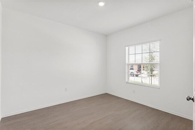 Building Photo - 114 Miglia St