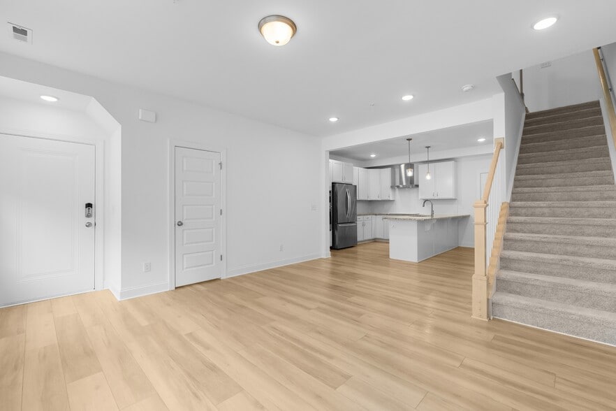 Building Photo - 1206 Coach Sta Aly