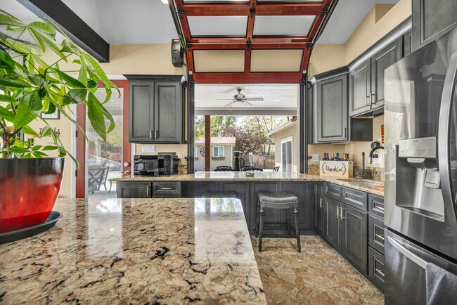 Building Photo - 6015 Stillmeadow Dr