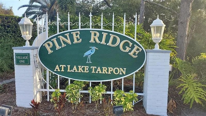 Building Photo - 1258 Pine Ridge Cir W