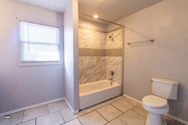 Building Photo - 6745 Southwest Pkwy