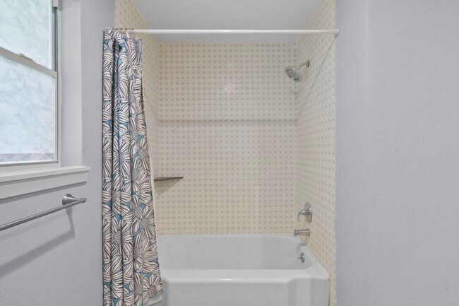 Building Photo - 3123 Deal St