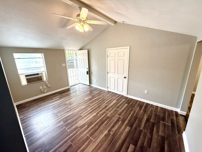 Building Photo - 602 Lovett Ave