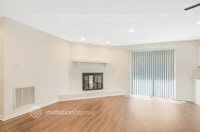 Building Photo - 232 Sandlewood Dr