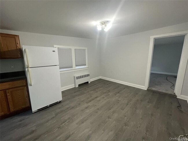 Building Photo - 21 White St