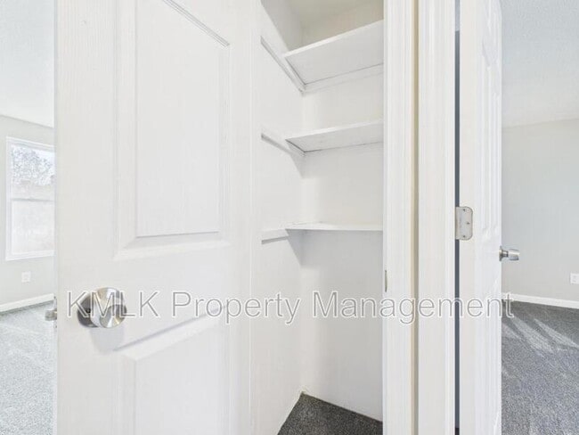 Building Photo - 9042 Maple Grove Rd