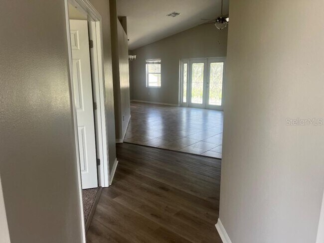 Building Photo - 30936 Burleigh Dr
