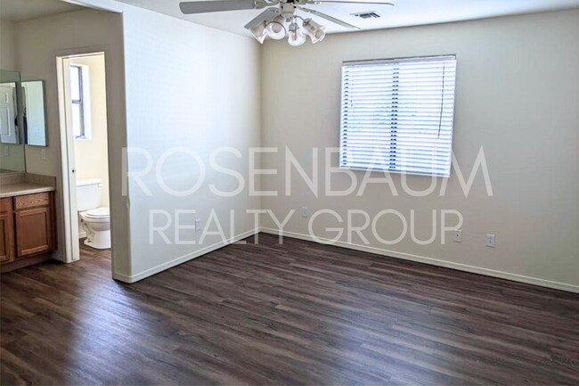 Building Photo - Charming 2-bedrooms, 2-baths duplex locate...
