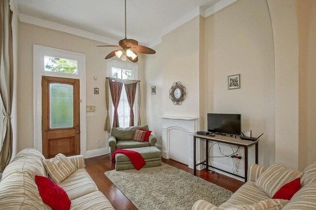 Building Photo - 1446 St Mary St