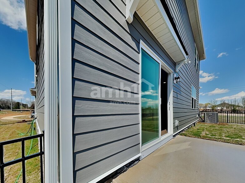 Building Photo - 3460 Lincoln Hts Ln