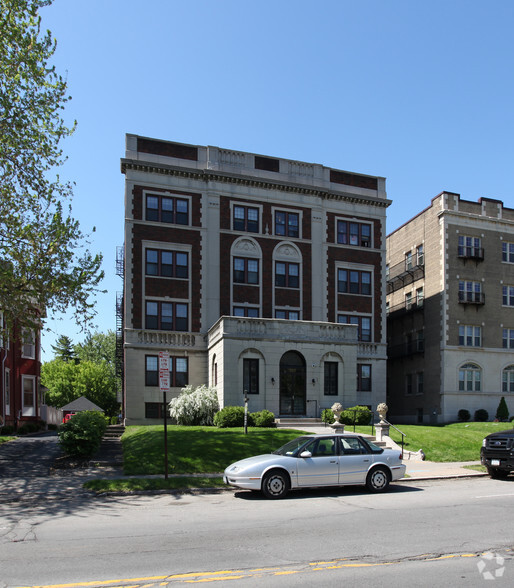 Building Photo - Shelbourne Apartments