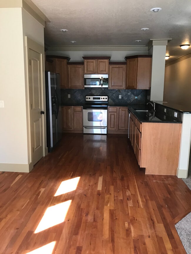 Building Photo - Beautiful home in Eagles Shadowridge subdivision