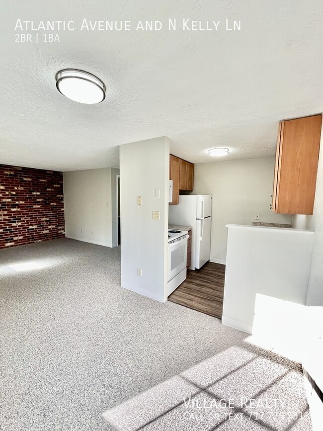 Building Photo - Newly-remodeled! Affordable 2-bed in Red L...