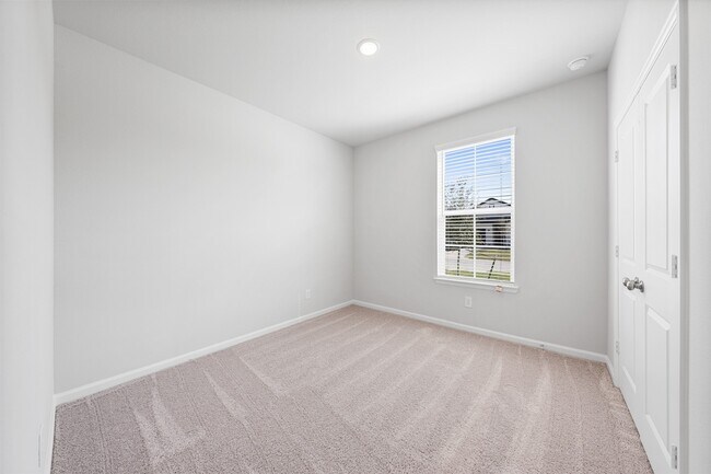 Building Photo - 16743 Needlepoint Dr