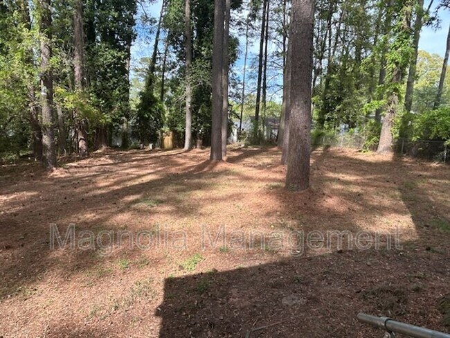 Building Photo - 930 Buckhorn St