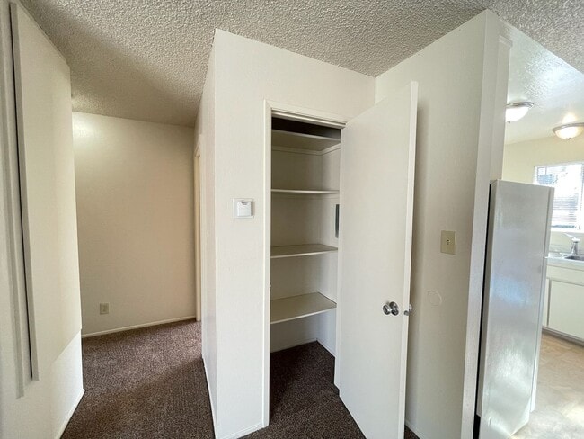 Building Photo - Large Upstairs 2-Bedroom with New Carpet & On-Site Laundry