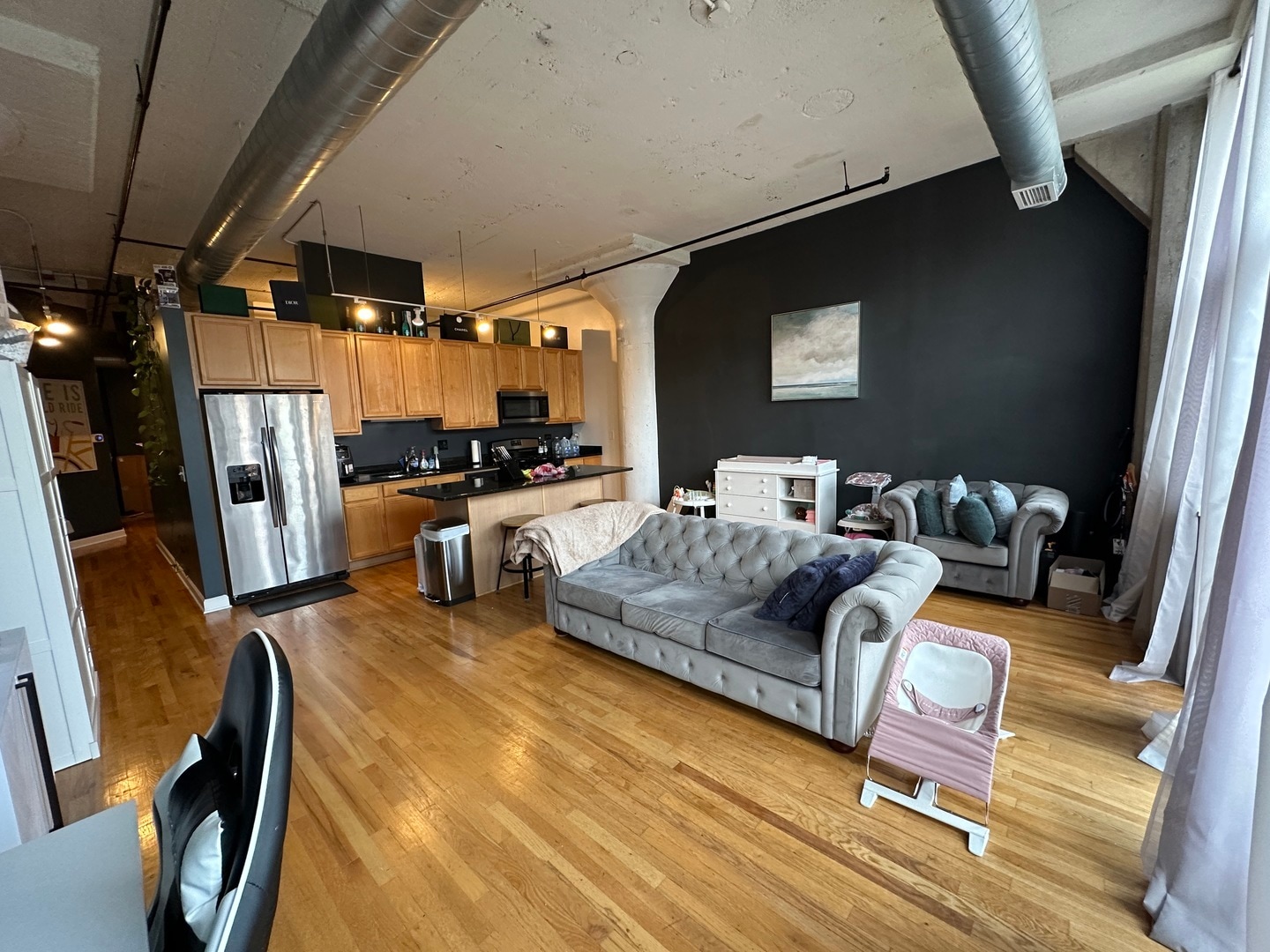 Building Photo - 221 E Cullerton St