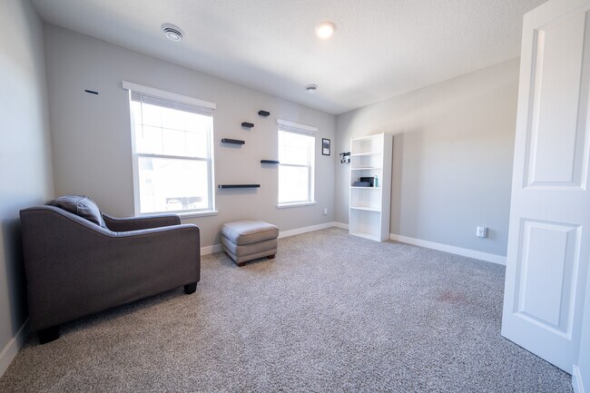 Building Photo - 17073 Dysart Pl