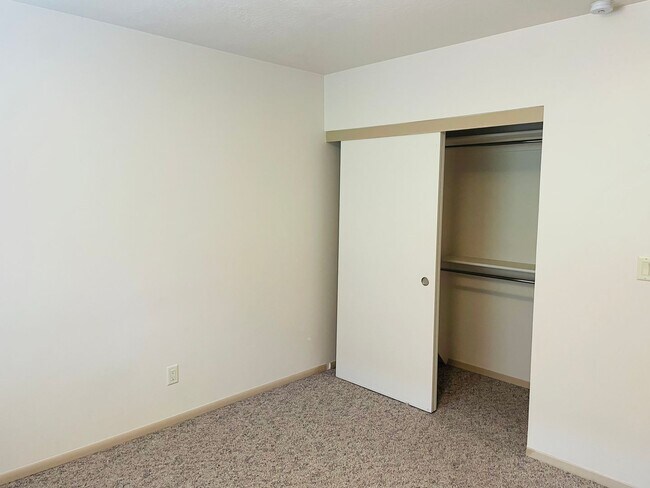 Building Photo - 230 Arroyo Sienna Dr