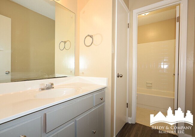 Building Photo - 2692 Dromedary Dr