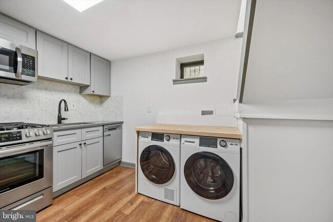 Building Photo - 2036 Mt Vernon St