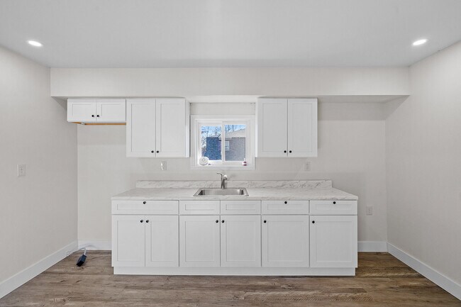 Building Photo - 3 Platt St