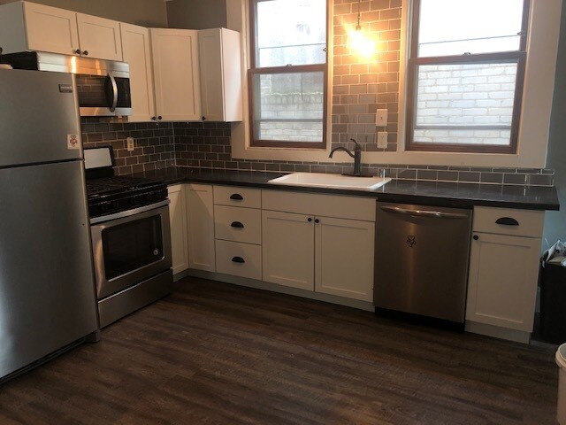 Primary Photo - 1328 Mound St