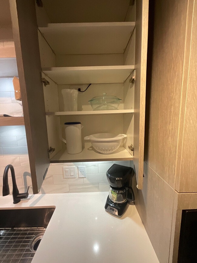 Building Photo - 4903 Edgemoor Ln