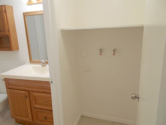 Building Photo - Charming 2-Story 3 Bedroom Townhome