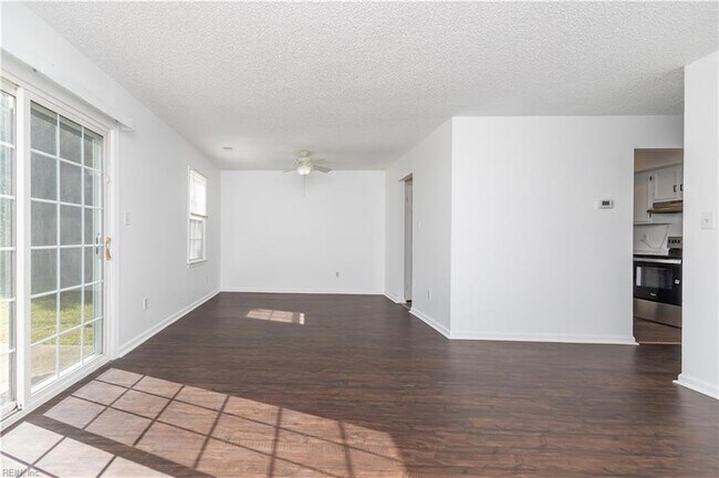 Building Photo - 908 Vincent Ct