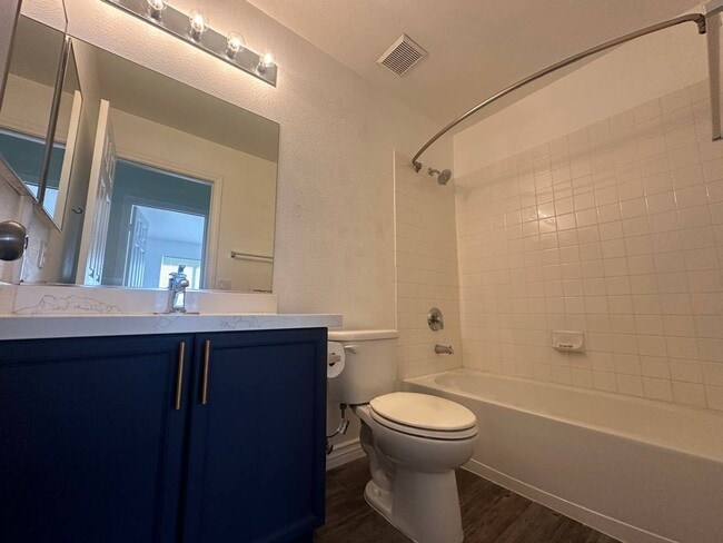 Building Photo - 3 BEDROOM SINGLE STORY HOME WITH ABOVE GROUND SPA!