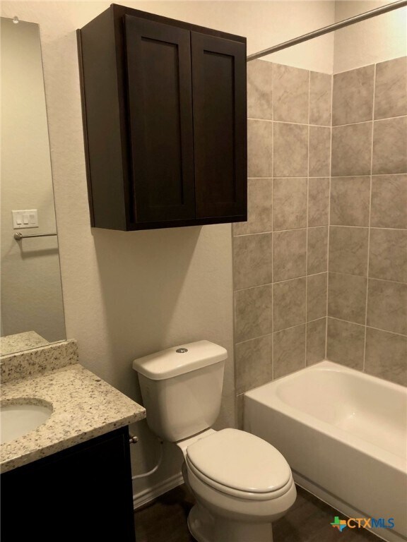 Building Photo - 635 Ashers Pl