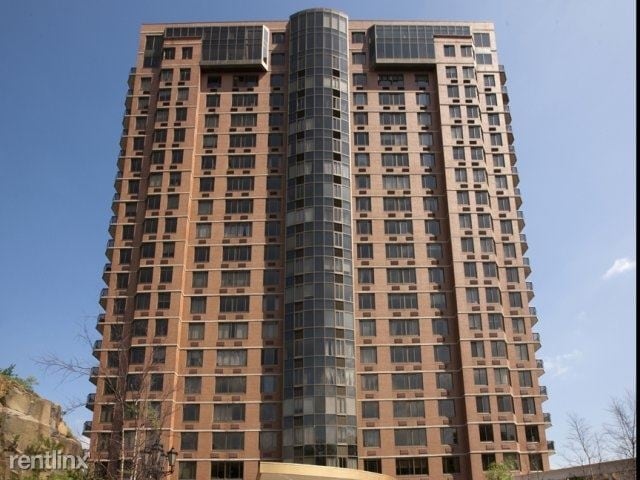 Building Photo - 100 Daibes Ct