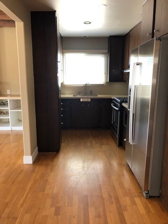 Building Photo - WSR Real Estate Inc.