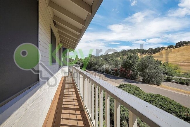 Building Photo - 3556 Mesa Verdes Dr