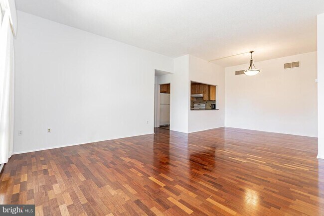 Primary Photo - 1 Markham Rd