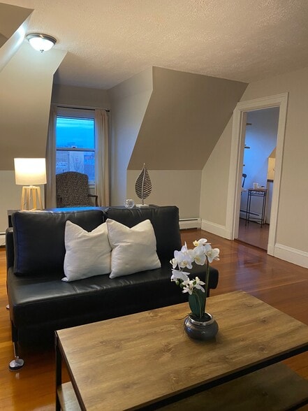 Living Room - 273 Bowen St